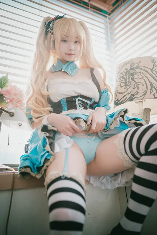 004.[DJAWA] Bambi - Alice in Glasses 12